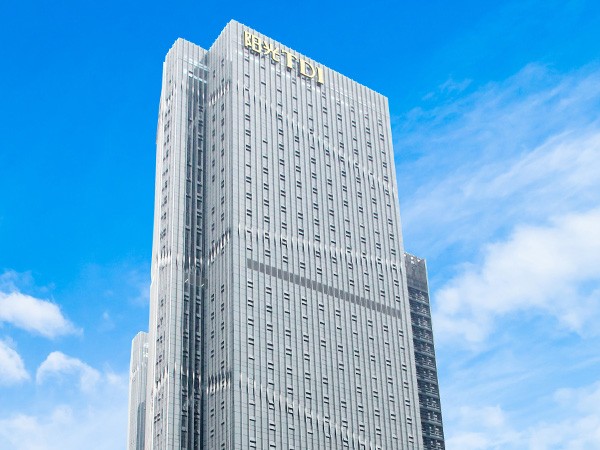 字工场楼顶发光字：我们服务的不仅是广东，更是整个大中国！