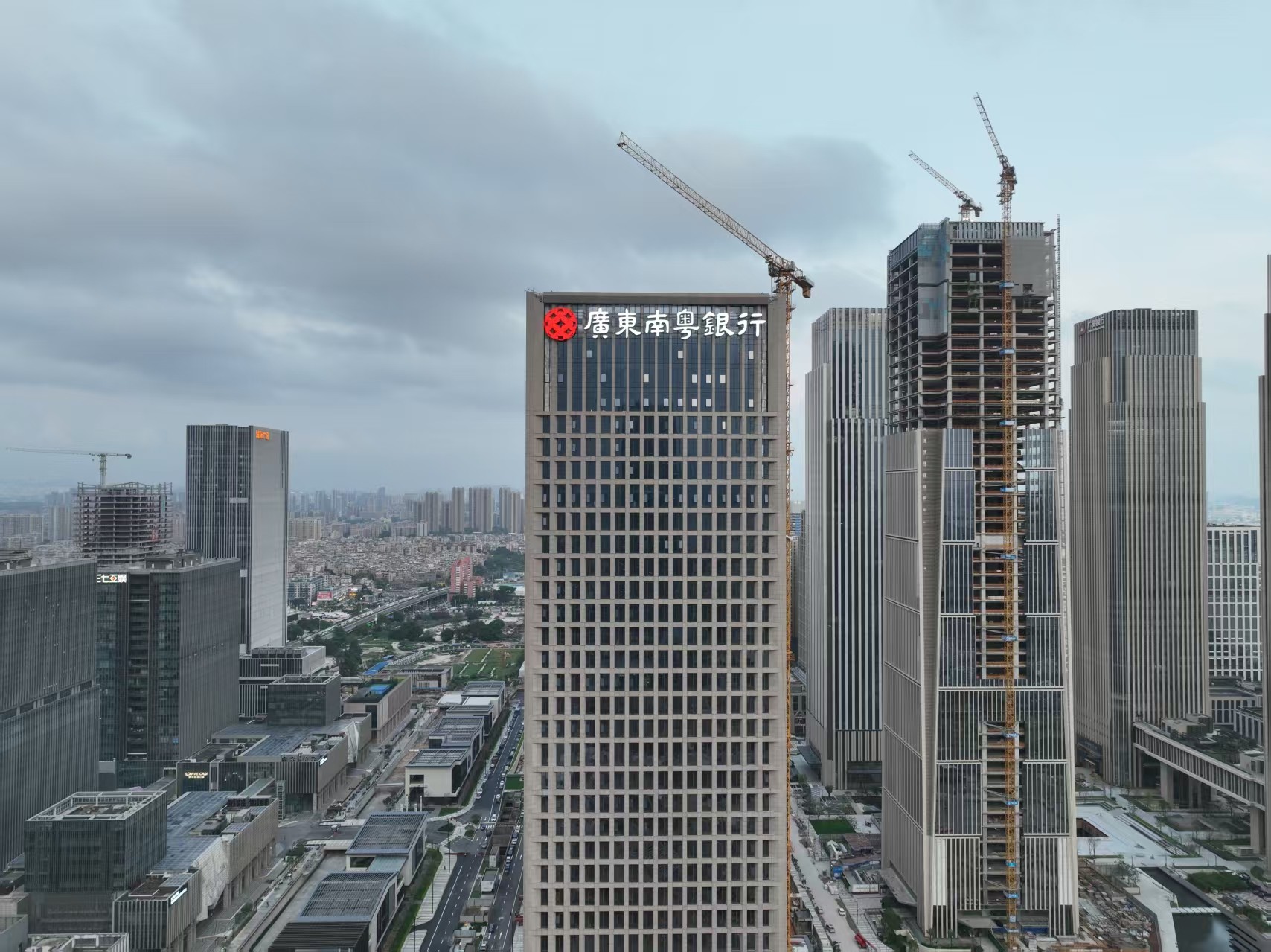 楼顶大字厂家翻新需要多久? 楼顶大字厂家翻新需要多久?