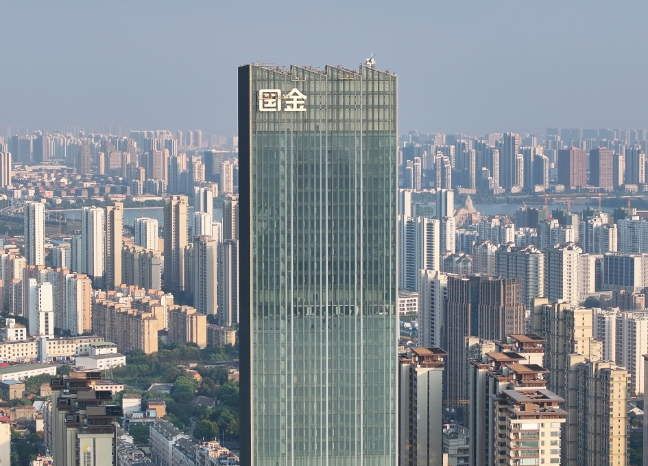 高空外墙发光字价格是多少？